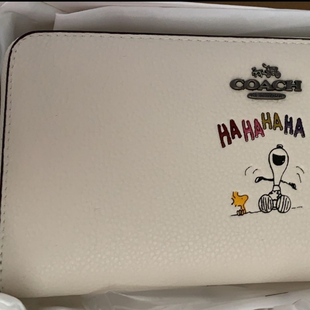 NWT ~🌟 COACH x Snoopy Peanuts Accordion Wallet